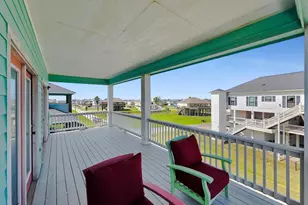 931 Bahama Dr, Crystal Beach, TX 77650 - Photo 9