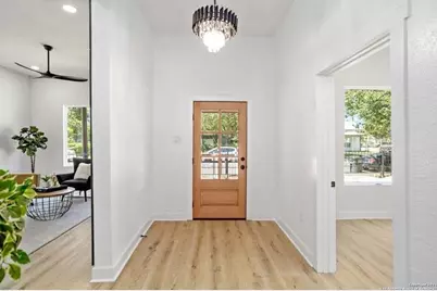 326 Sharer Street, San Antonio, TX 78208 - Photo 3
