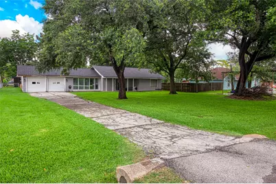 106 Crow Road, Baytown, TX 77520 - Photo 17