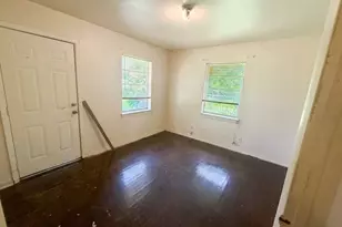 3910 Leffingwell St, Houston, TX 77026 - Photo 9