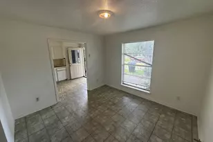 3910 Leffingwell St, Houston, TX 77026 - Photo 5