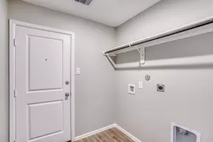 9214 Burnet Flds Dr, Baytown, TX 77521 - Photo 15