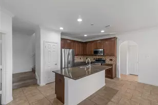 31 Umbria Ln, The Woodlands, TX 77382 - Photo 9