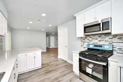 6411 Hollow Oaks Drive, Houston, TX 77050 - Photo 13