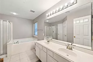 217 Fox Springs Ct, Dickinson, TX 77539 - Photo 17
