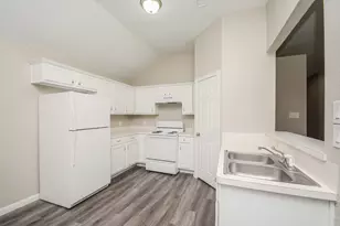 12202 Duane Ct, Houston, TX 77047 - Photo 9