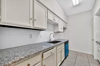 7395 Regency Square Court #7395, Houston, TX 77036 - Photo 9