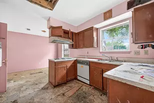 9606 Pagewood Ln, Houston, TX 77063 - Photo 9