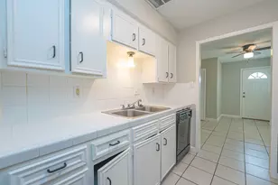 8124 Beech Cove Ln, Houston, TX 77072 - Photo 7