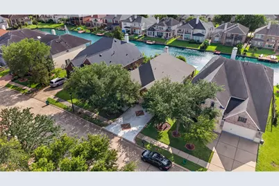 14326 Manorbier Lane, Sugar Land, TX 77498 - Photo 3
