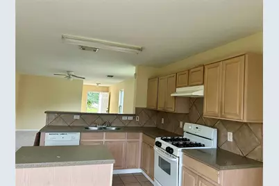 8103 Forest Glen Drive, Humble, TX 77338 - Photo 9