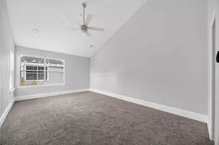 7866 Green Lawn Dr, Houston, TX 77088 - Photo 9