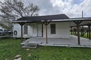 16722 Ave B, Channelview, TX 77530 - Photo 1