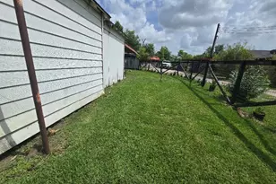 16722 Ave B, Channelview, TX 77530 - Photo 9