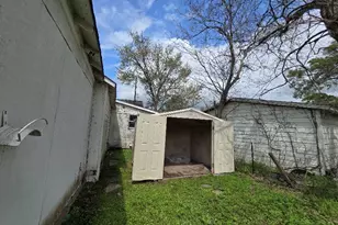 16722 Ave B, Channelview, TX 77530 - Photo 9