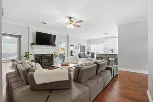 109 Laguna Pointe Dr, League City, TX 77573 - Photo 9