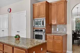 74 Oriel Oaks Cir, The Woodlands, TX 77382 - Photo 13