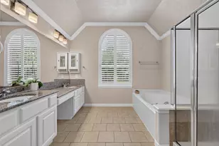 74 Oriel Oaks Cir, The Woodlands, TX 77382 - Photo 11