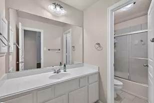 74 Oriel Oaks Cir, The Woodlands, TX 77382 - Photo 15