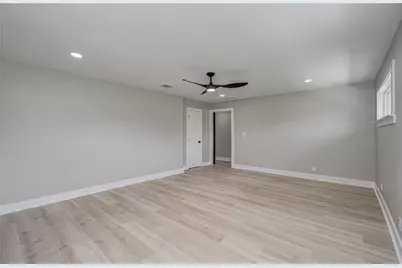 1105 Redberry Hill Road, Baytown, TX 77521 - Photo 7