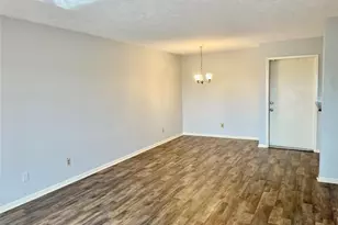 3025 Walnut Bend Ln, Houston, TX 77042 - Photo 7