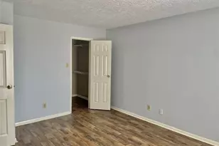 3025 Walnut Bend Ln, Houston, TX 77042 - Photo 13