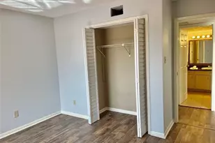 3025 Walnut Bend Ln, Houston, TX 77042 - Photo 9