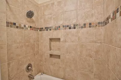607 Lakeview Drive, Sugar Land, TX 77498 - Photo 31