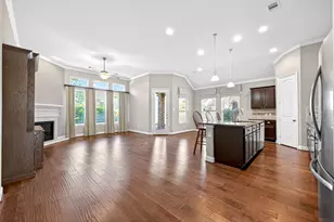 14 S Sawbridge Cir, Spring, TX 77389 - Photo 9