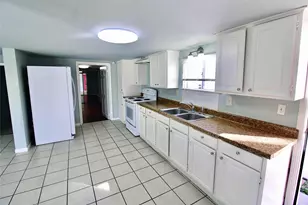 4114 Ave S 1/2, Galveston, TX 77550 - Photo 5
