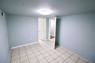 4114 Ave S 1/2, Galveston, TX 77550 - Photo 3