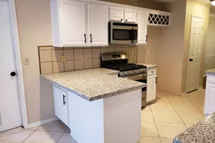 14322 Village Birch St, Houston, TX 77062 - Photo 7