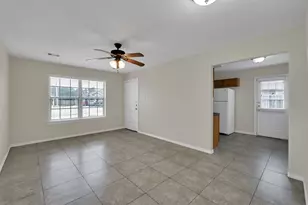 163 S Bend Ct, Willis, TX 77378 - Photo 9