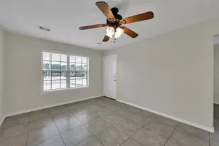 163 S Bend Ct, Willis, TX 77378 - Photo 7