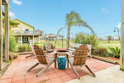 4710 Bayshore Drive, Freeport, TX 77541 - Photo 3