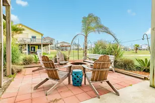 4710 Bayshore Dr, Freeport, TX 77541 - Photo 3