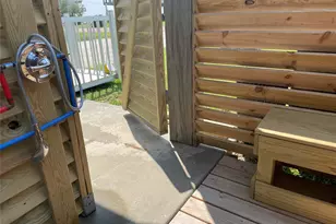 4710 Bayshore Dr, Freeport, TX 77541 - Photo 25