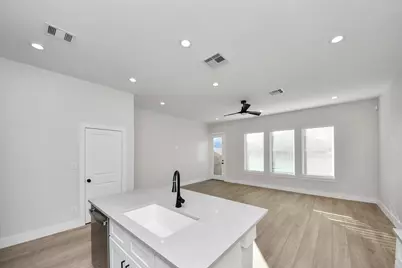 8306 Comal Street #B, Houston, TX 77051 - Photo 11