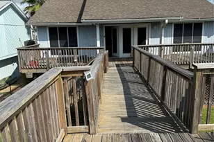 1075 Redfish St, Bayou Vista, TX 77563 - Photo 11