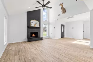 1610 Cleveland Dr, Deer Park, TX 77536 - Photo 9