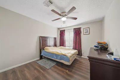 3226 S Briar Knoll Drive, Houston, TX 77082 - Photo 11
