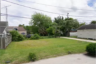 1510 40th St, Galveston, TX 77550 - Photo 1