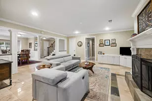 6023 Beaudry Dr, Houston, TX 77035 - Photo 9