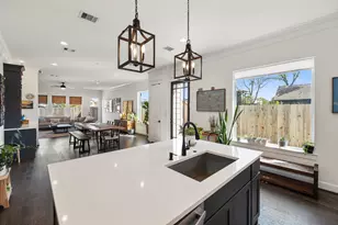 817 W 19th St, Houston, TX 77008 - Photo 3