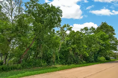 000 Avenue G, Dickinson, TX 77539 - Photo 13