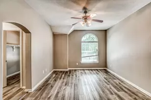 12013 Banks Run Dr, Pearland, TX 77584 - Photo 11