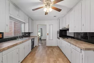 903 N Lasalle St, Navasota, TX 77868 - Photo 17