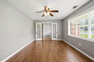 3501 Tanglewood Dr, Bryan, TX 77802 - Photo 11