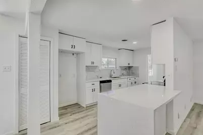 4843 Bricker Street, Houston, TX 77033 - Photo 9