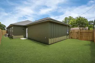 1301 Hawthorne St, Baytown, TX 77520 - Photo 25